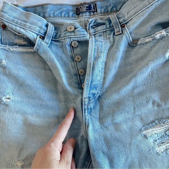 Long Distressed Jean Shorts Abercrombie and Fitch - Picture 4 of 8